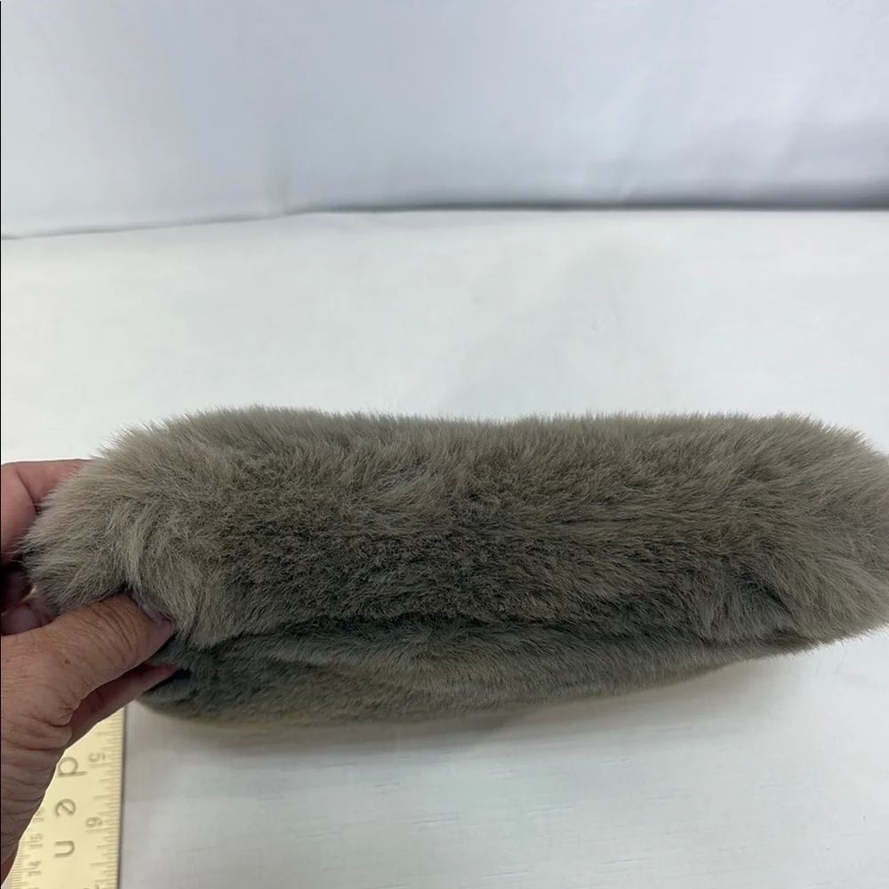 🍌Tan Faux Fur Clutch with Plush Texture
